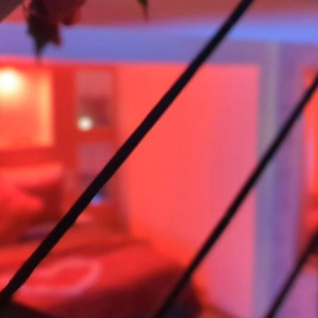 Love Room Perpignan Jacuzzi & Ambiance Romantique Villeneuve-de-la-Raho Exterior photo
