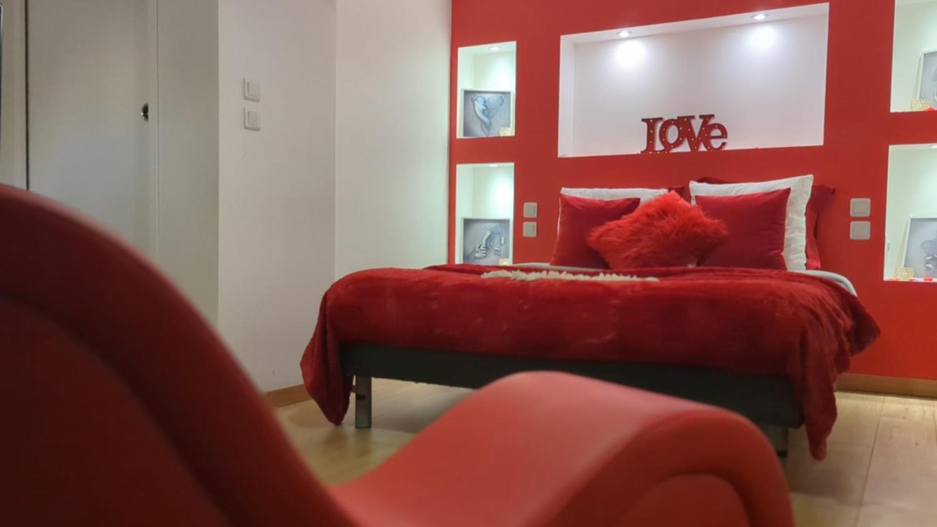 Love Room Perpignan Jacuzzi & Ambiance Romantique Villeneuve-de-la-Raho Exterior photo