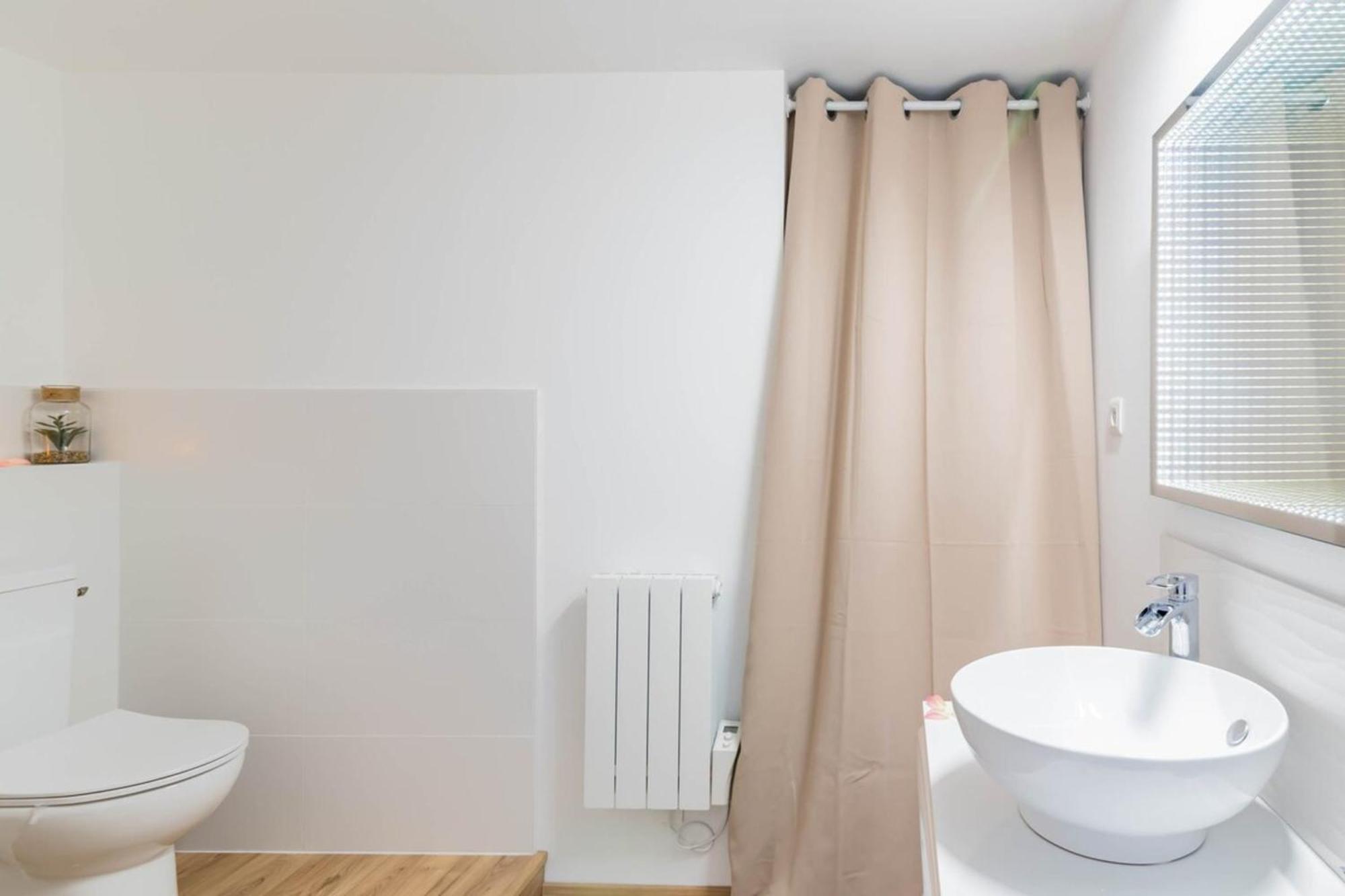Love Room Perpignan Jacuzzi & Ambiance Romantique Villeneuve-de-la-Raho Exterior photo