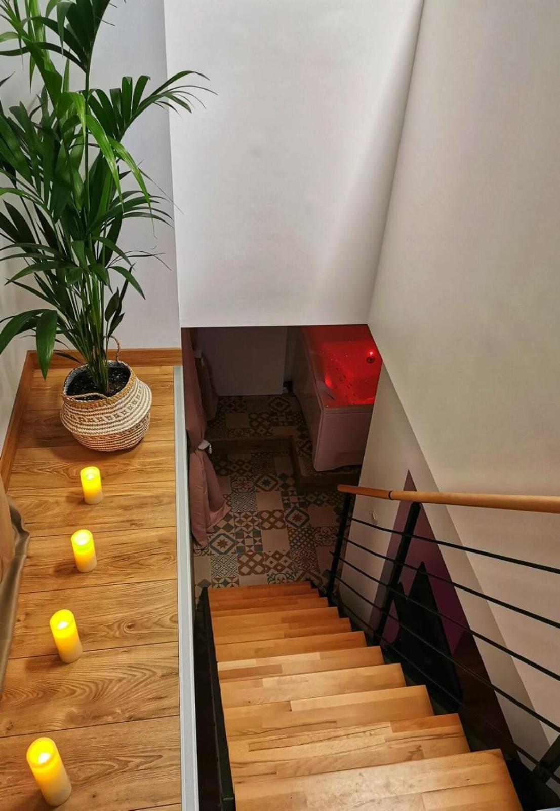 Love Room Perpignan Jacuzzi & Ambiance Romantique Villeneuve-de-la-Raho Exterior photo